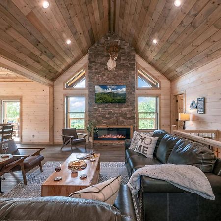 New / 3 King Suites / Sleeps12 / View / 5 Mi To Pf / Hot Tub Sevierville Exterior foto
