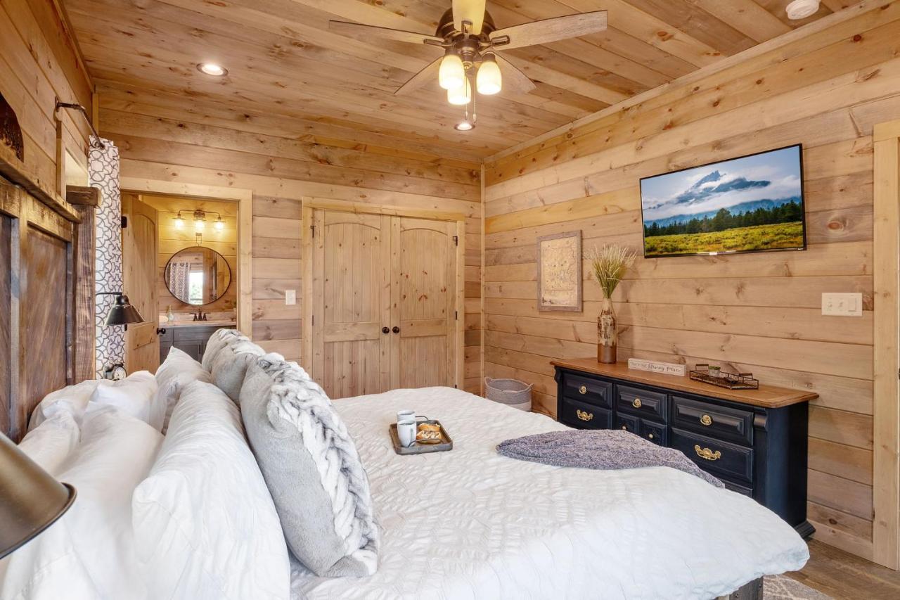 New / 3 King Suites / Sleeps12 / View / 5 Mi To Pf / Hot Tub Sevierville Exterior foto