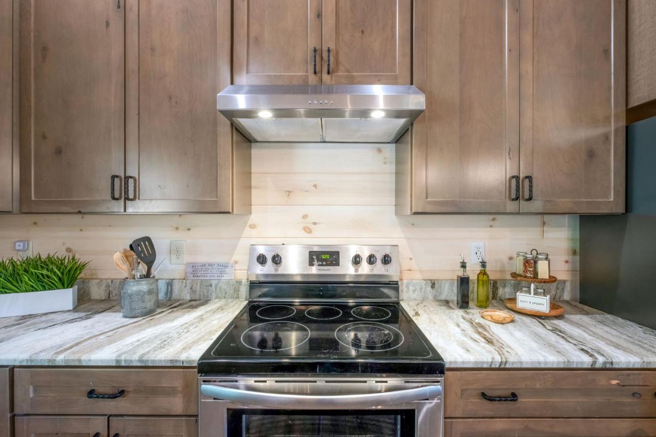 New / 3 King Suites / Sleeps12 / View / 5 Mi To Pf / Hot Tub Sevierville Exterior foto